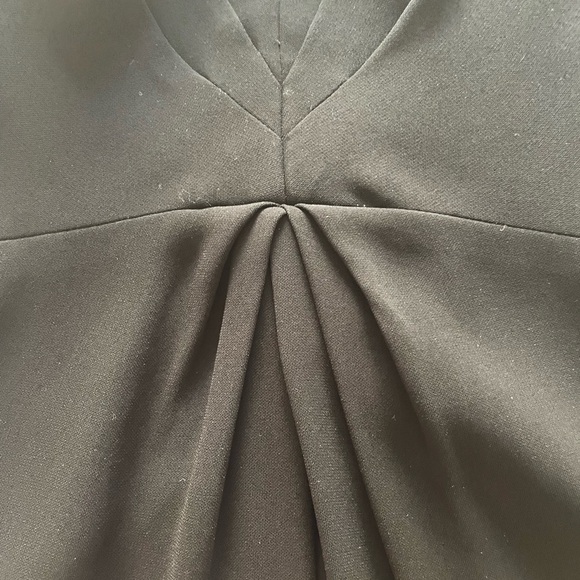 Anne Klein Black Dress with V-Neck sz 6 - Picture 2 of 4